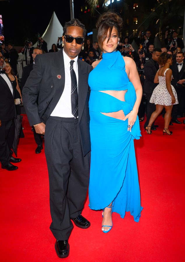 rihanna en alaia et amina muaddi et boucheron