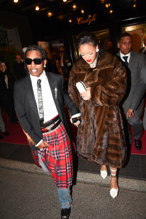 rihanna en manteau de fourrure avec asap rocky 