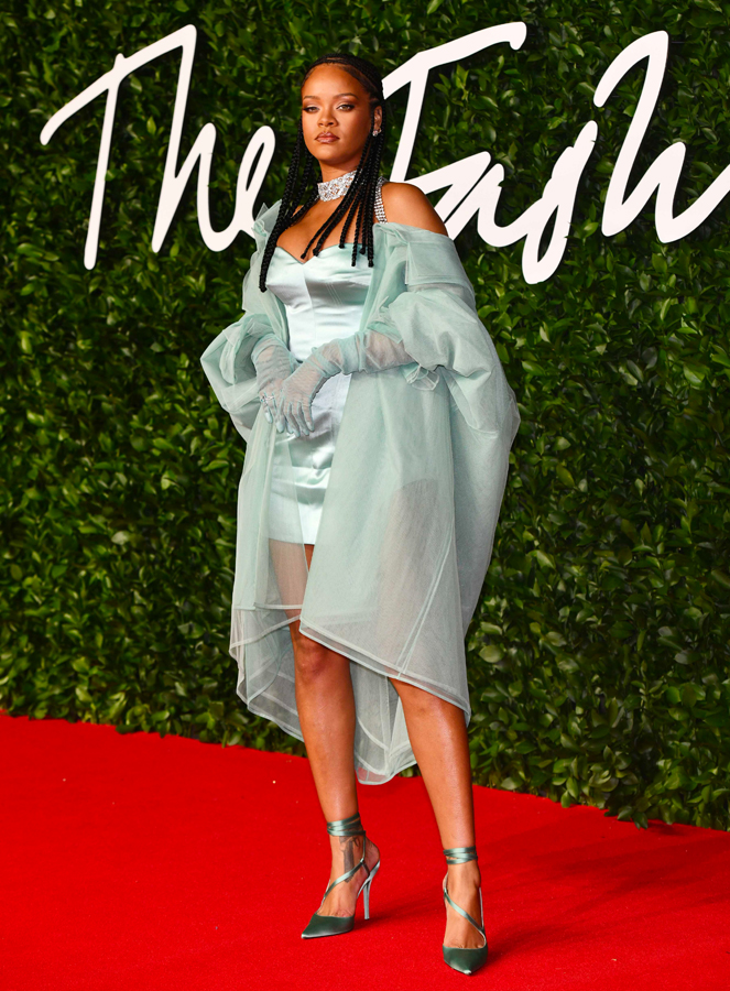 rihanna en fenty fashion awards 2019