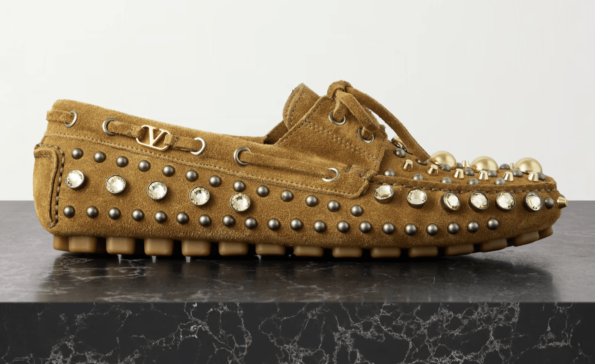 mocassins en cuir à picots et clous tendance printemps-ete 2026 valentino Garavani