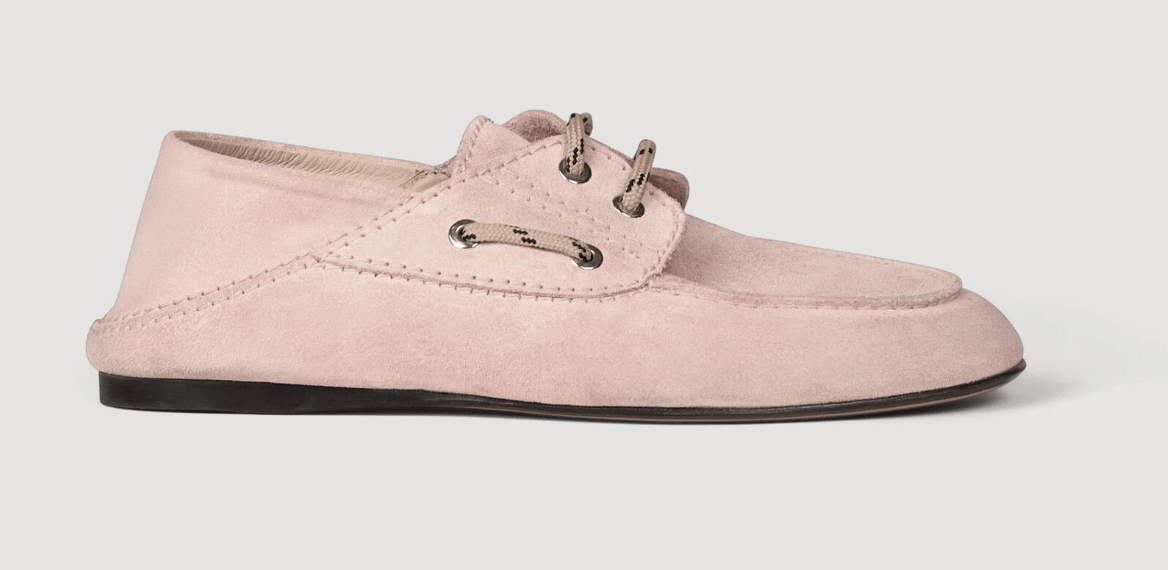 mocassins en daim rose tendance printemps-ete 2026 sandro