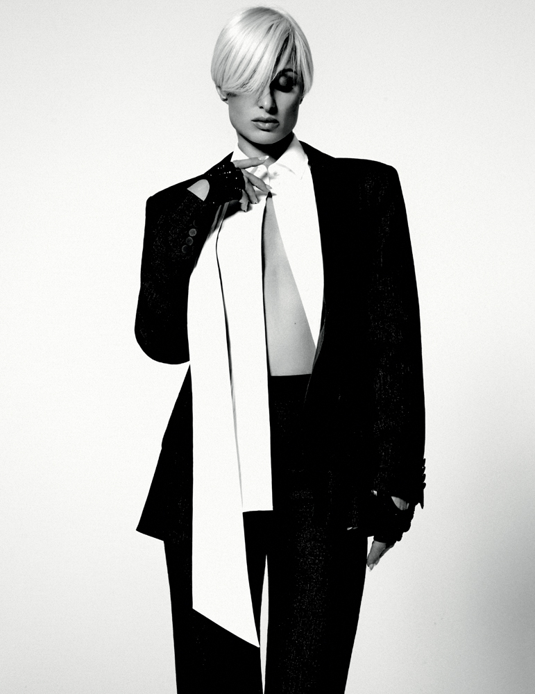 interview de Paris Hilton, égérie Karl Lagerfeld