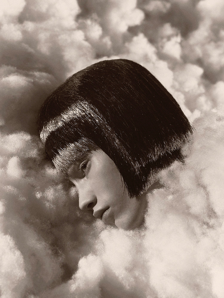 photographie de Paul Kooiker, Untitled (Beauty Papers) (2023) exposé à Paris Photo 2025 