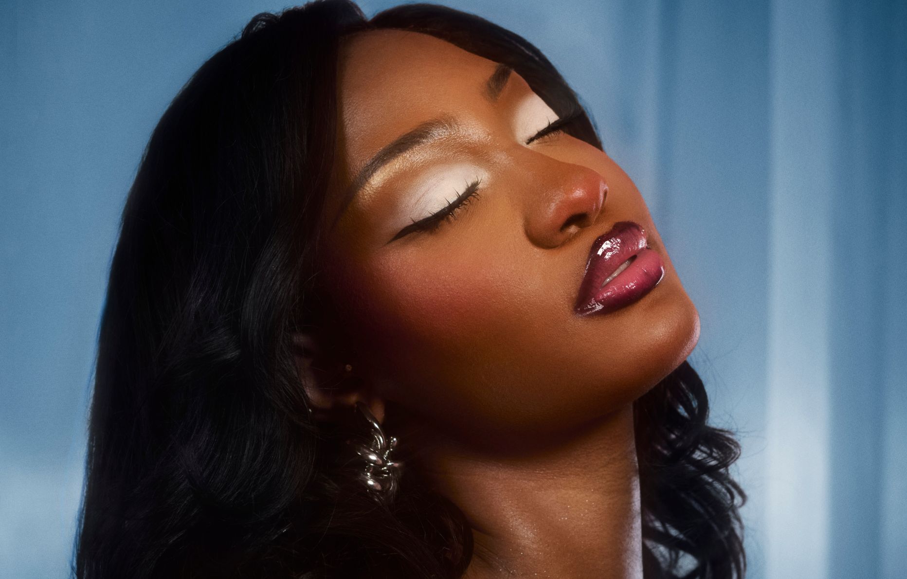 Qui est vraiment la chanteuse Tems