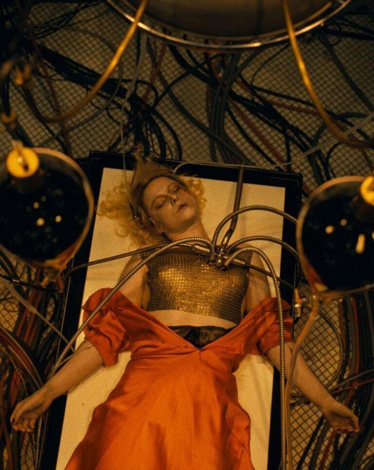 Jessie Buckley dans The Bride!.