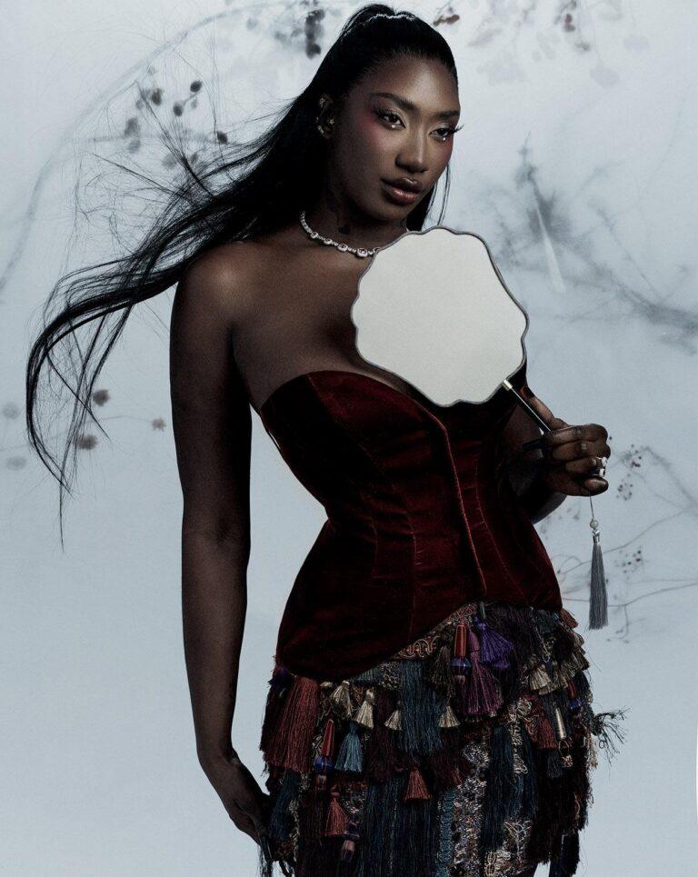 Aya Nakamura en Corset pour Numéro Femme.