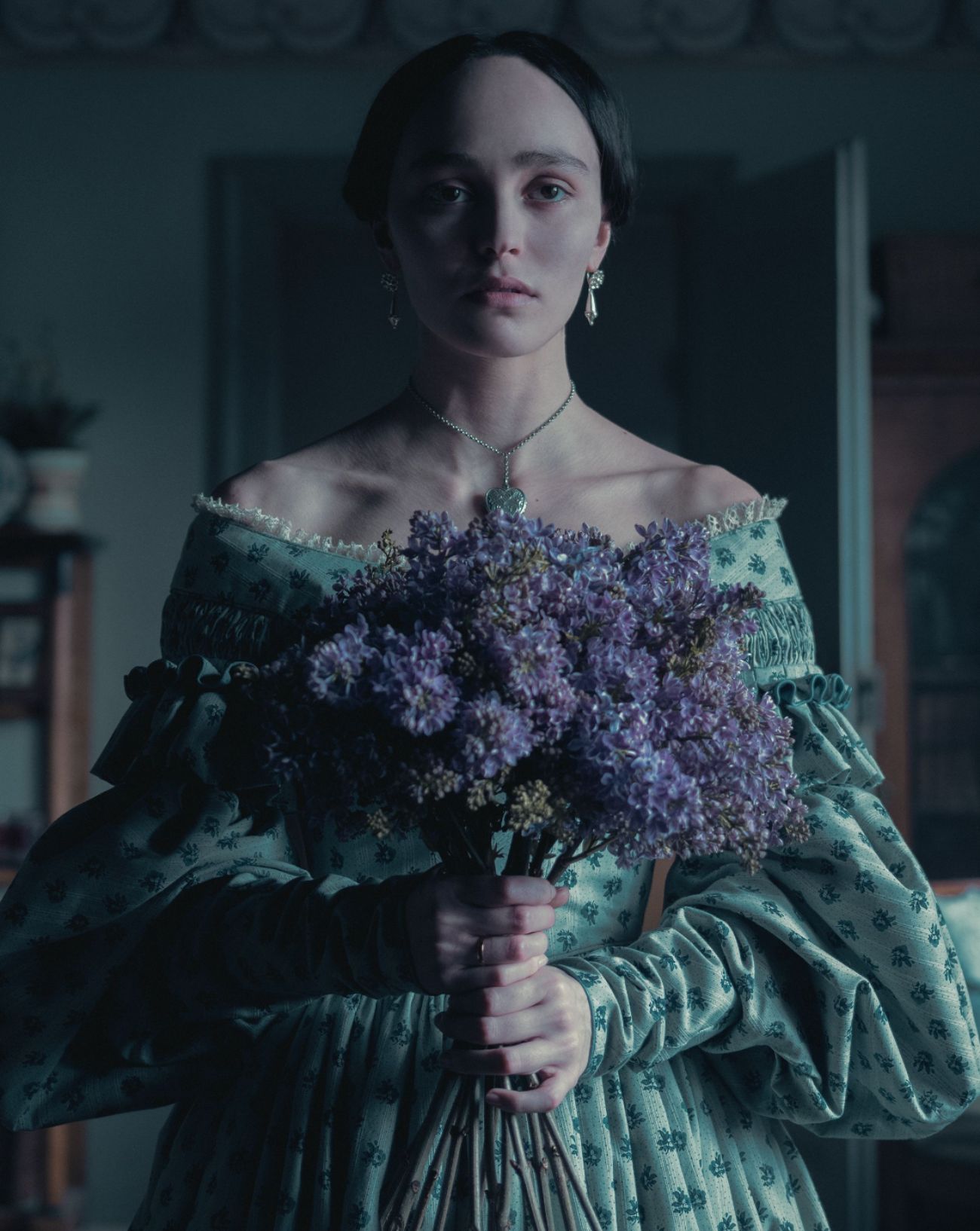 Lily Rose Depp dans le film gothique Nosferatu (2024) de Robert Eggers