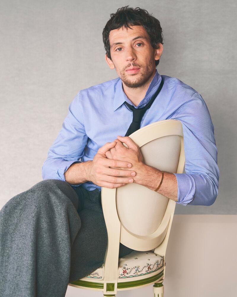 L'acteur Josh O'connor, nouvel ambassadeur Dior, photographié par George Eyres.
