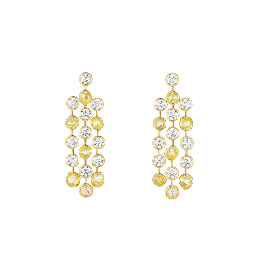 
Boucles d’oreilles chandelier Talisman en or jaune, diamants bruts et polis, De Beers