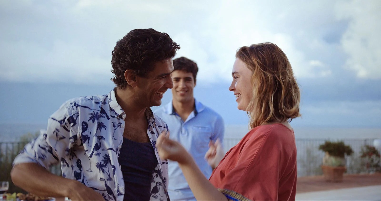 Salim Kechiouche et Jessica Pennington dans Mektoub My Love : Canto Due (2025) © Pathé.