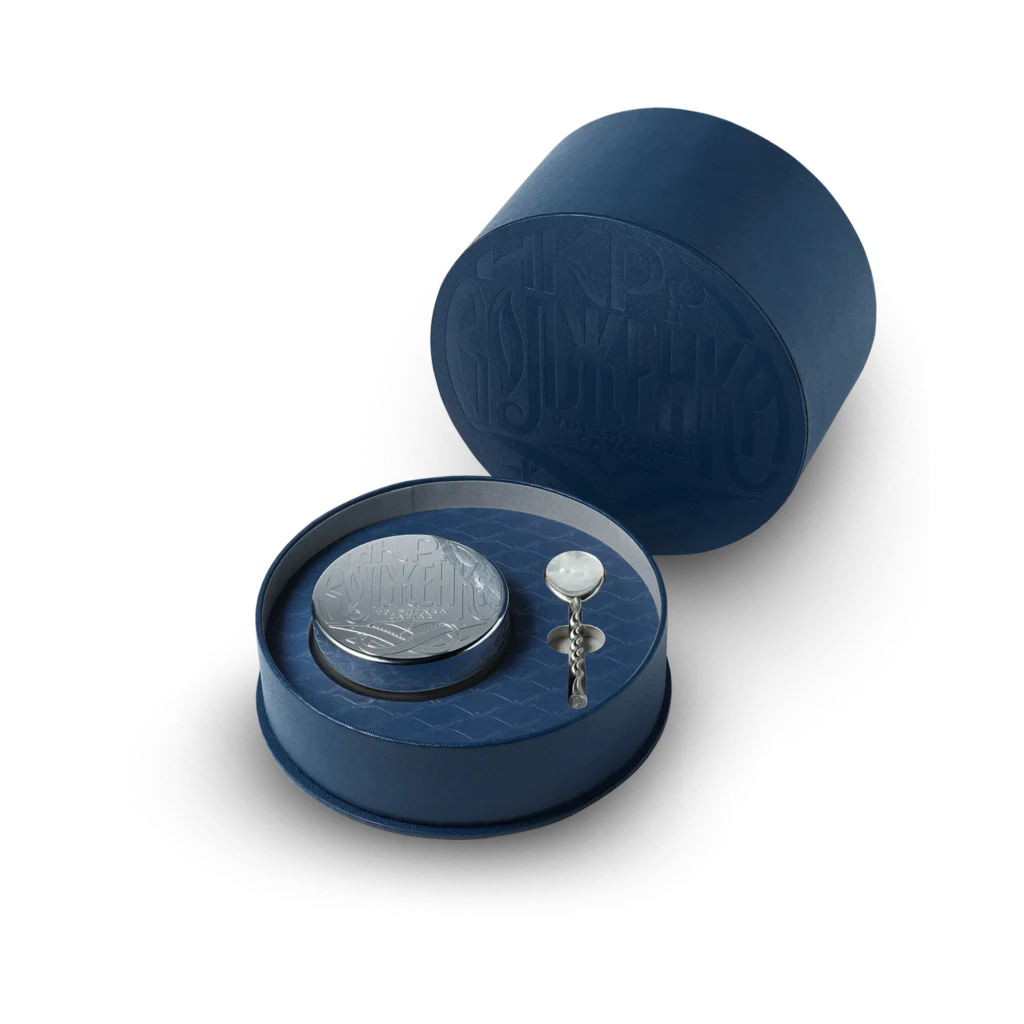 Coffret avec un pot de caviar et une cuillère en nacre, 410 €, Volzhenka.