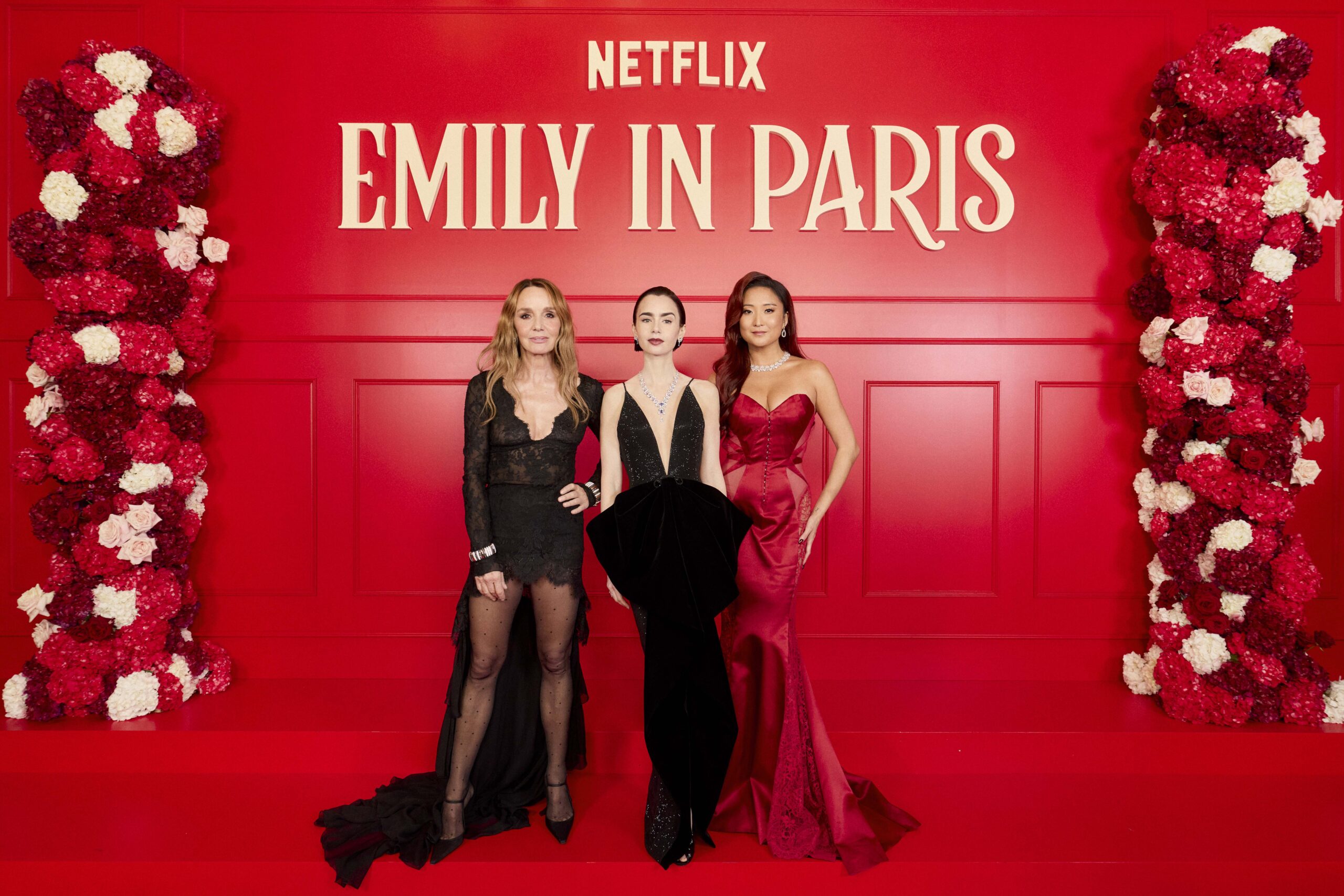 Lily Collins, Ashley Park et Philippine Leroy-Beaulieu à la projection de la saison 5 d'Emily in Paris à Paris.