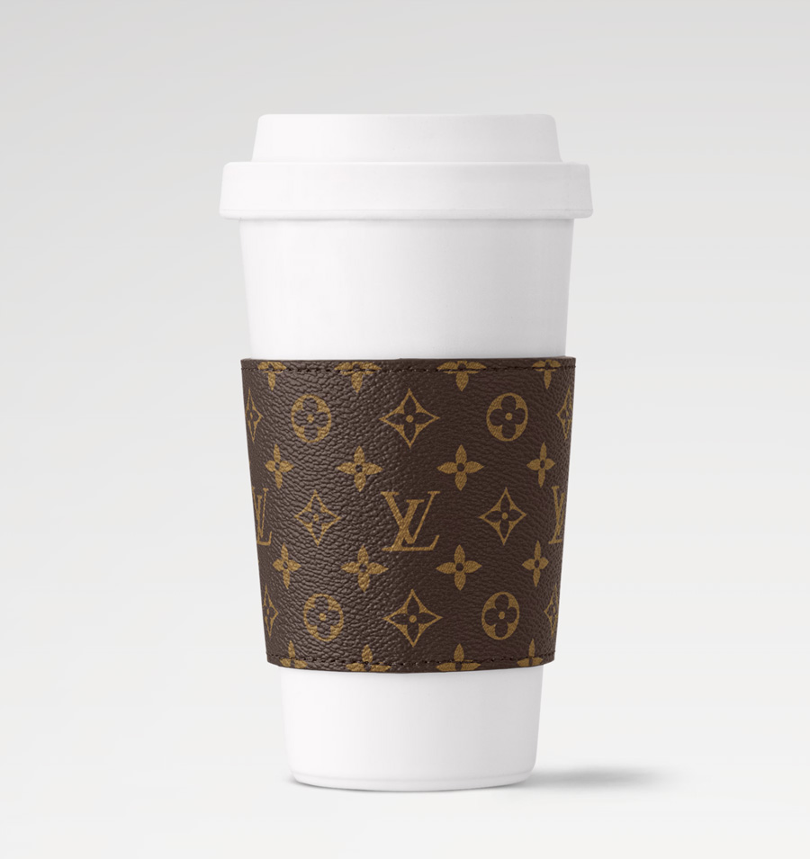 Tasse LV Cup en céramique et cuir, 510 €, Louis Vuitton.