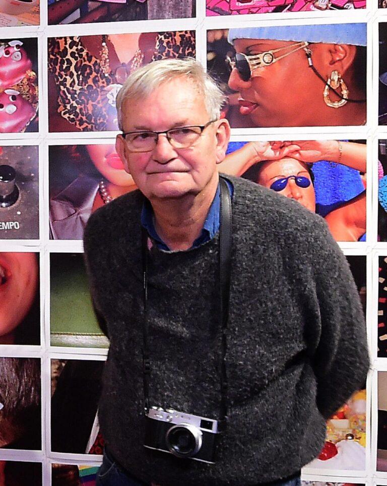 Le photographe Martin Parr lors de l'exposition "Short & Sweet" au Museo Civico Archeologico , à Bologne, le 7 décembre 2024. © Roberto Serra - Iguana Press/Getty Images.