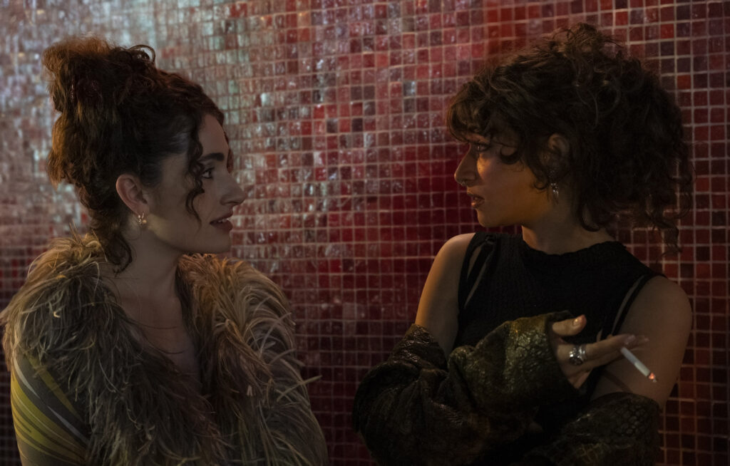Rachel Sennott et Odessa A’zion dans la série I Love LA (2025). © Kenny Laubbacher/HBO