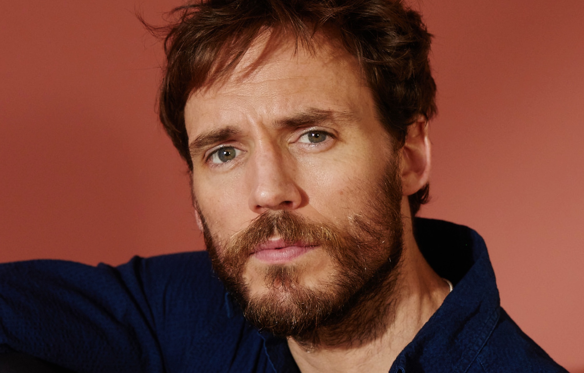 Sam Claflin posant pour l’IMDb Portrait Studio au SXSW 2023, à Austin, le 11 mars 2023. Photo par Corey Nickols/Getty Images pour IMDb.