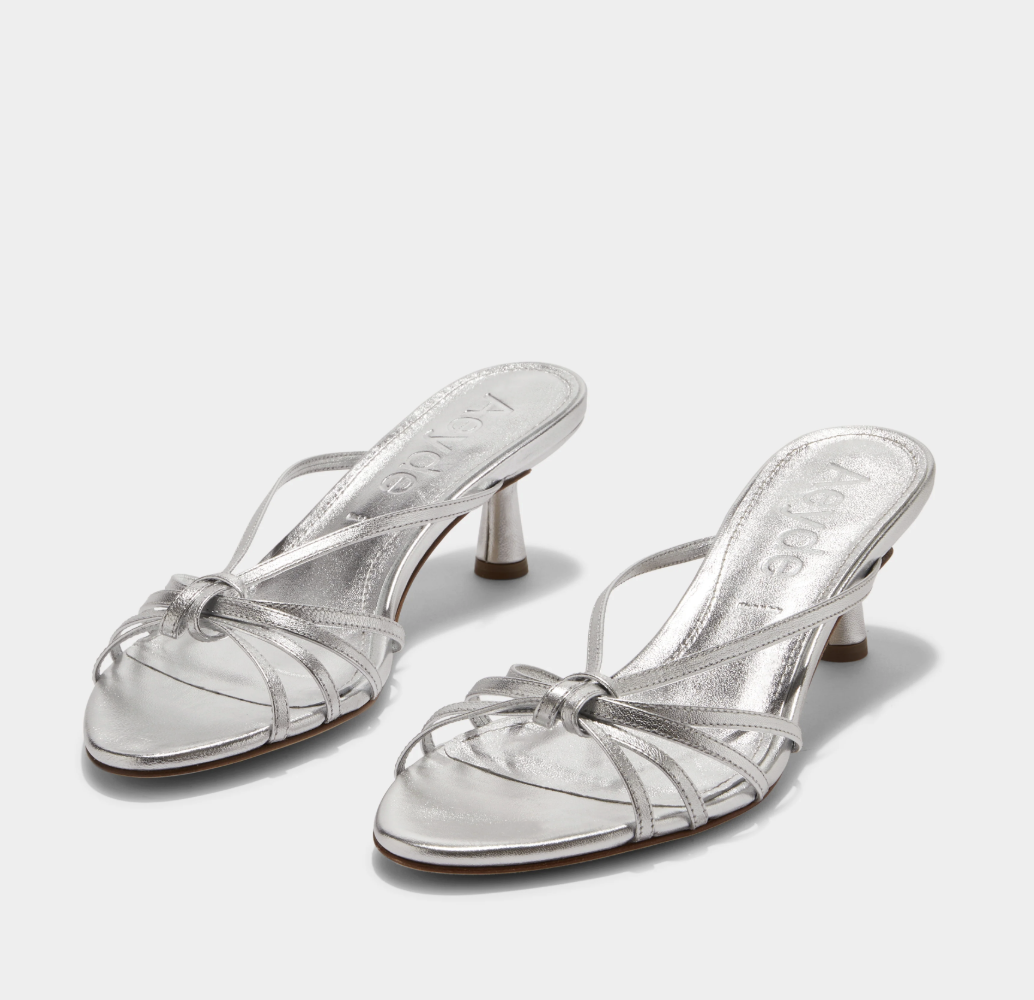 sandales en cuir argenté à petit talon aeyde