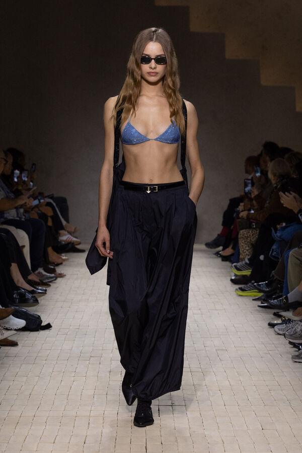 Inspiration trends Spring/Summer 2026: the bra top at Giorgio Armani.