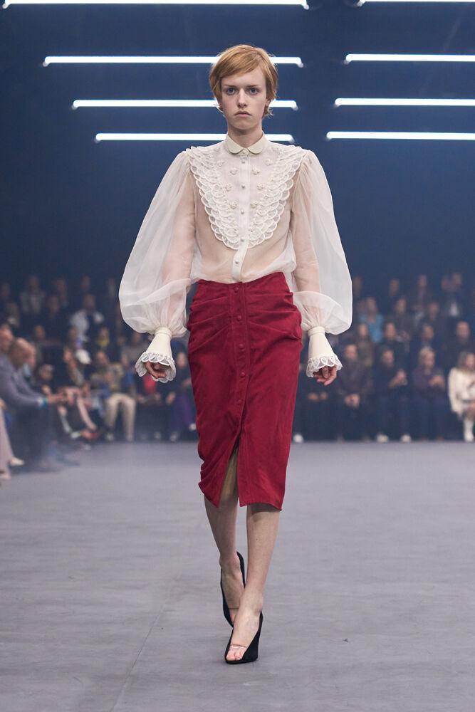 Inspiration trends Spring/Summer 2026: The white shirt with bib front at Valentino.