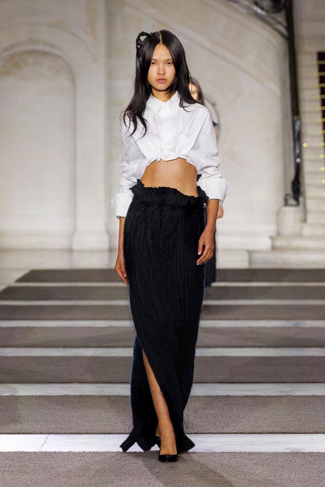 Inspiration trends Spring/Summer 2026: The cropped white shirt at Torishéju.