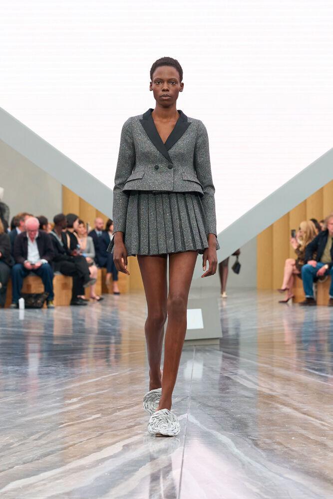 Inspiration trends Spring/Summer 2026: revamped bar suit at Dior