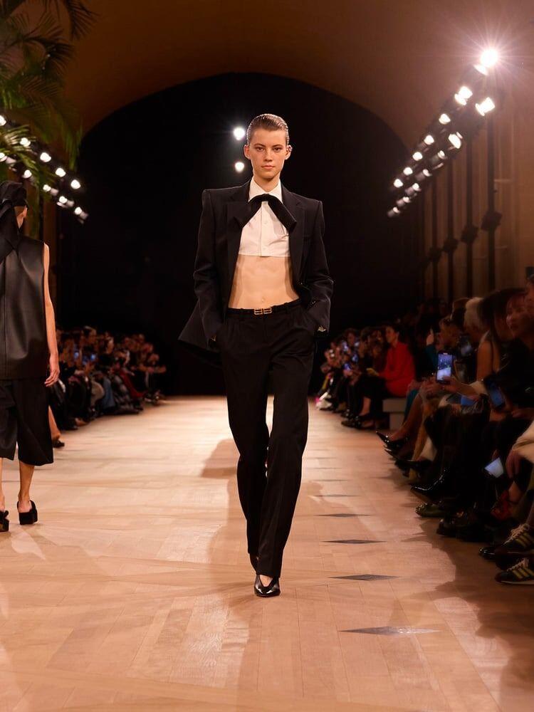 Inspiration trends Spring/Summer 2026: the man's suit at Balenciaga