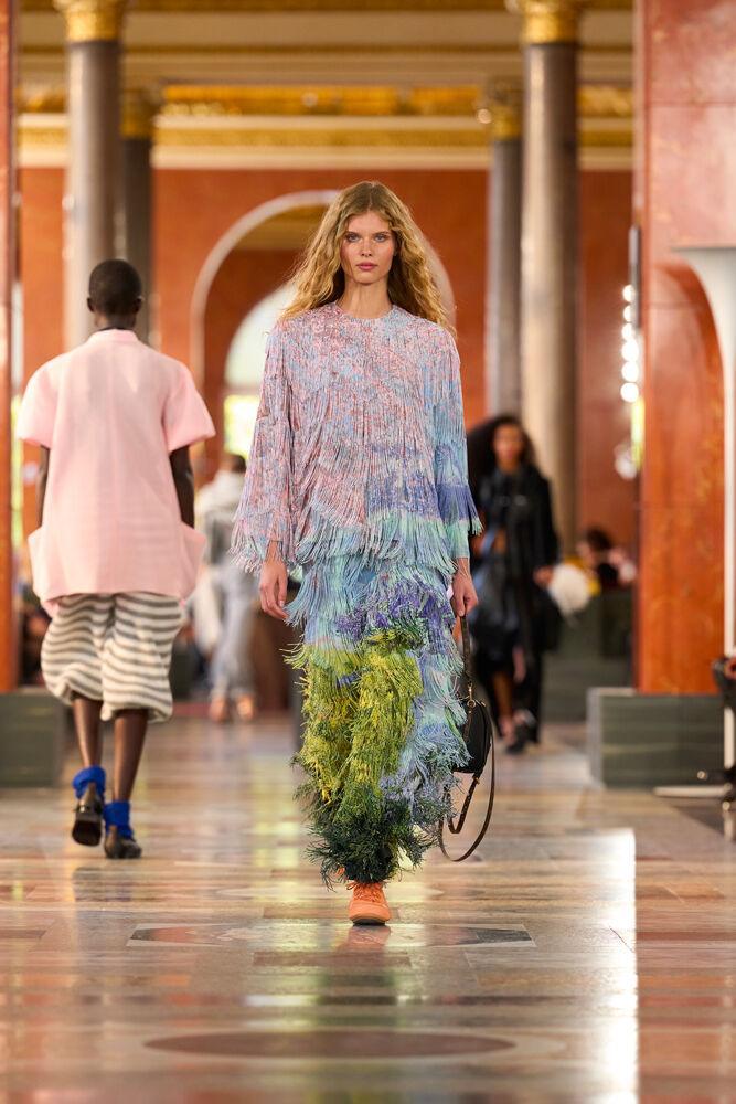 Inspiration trends Spring/Summer 2026: fringed dress at Louis Vuitton