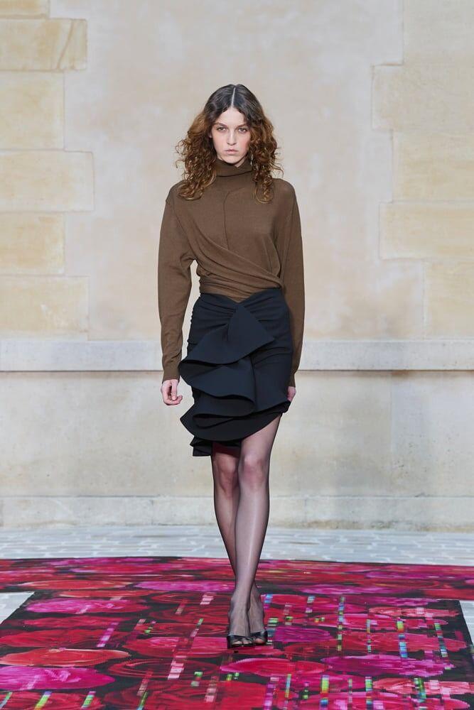 Inspiration trends Spring/Summer 2026: Ruffled skirt at Burc Akyol.