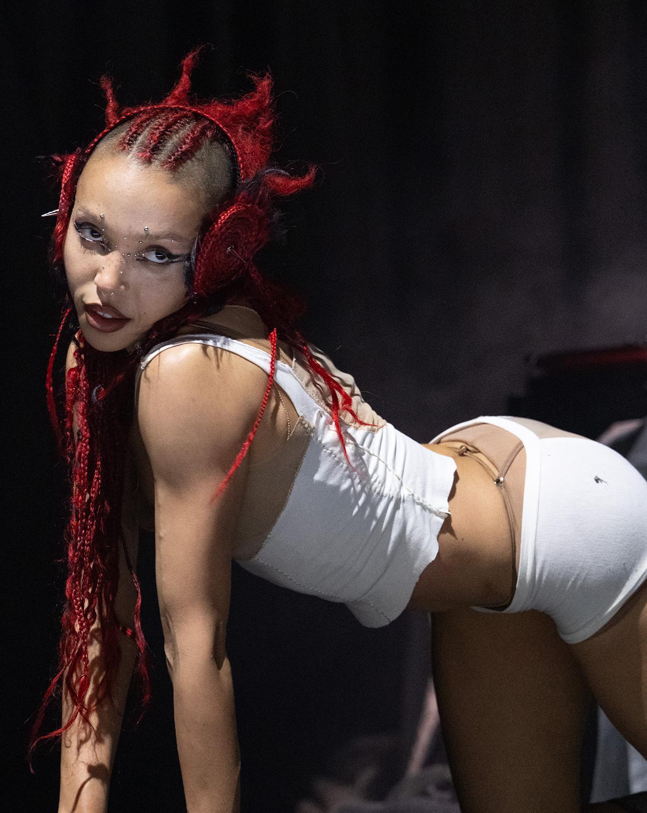 FKA Twigs lors du Body High Tour au Bill Graham Civic Auditorium le 7 avril 2026 à San Francisco, California.