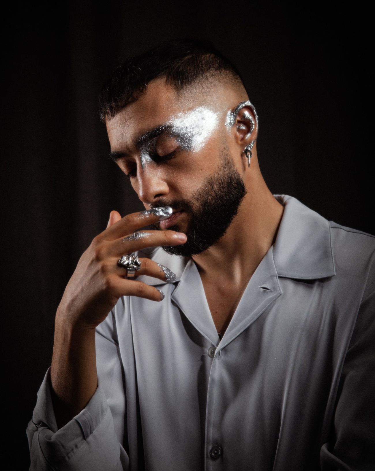 Le pianiste Sofiane Pamart photographié par Romain Garcin.