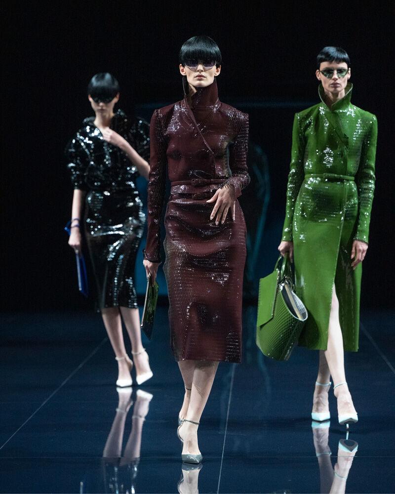 Inspiration trends Spring/Summer 2026: Patent leather trench at Tom Ford by Haider Ackermann