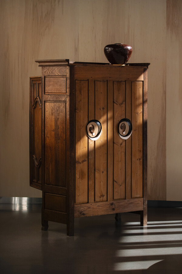 Wei Libo. Vue de l'exposition “Trouver son monde” à la Galerie du 19M, Paris, 2025.