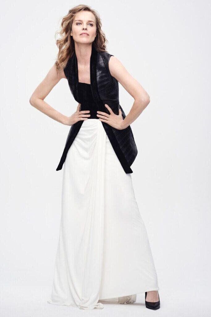 Eva Herzigova pour Didit Hediprasetyo printemps-été 2026.