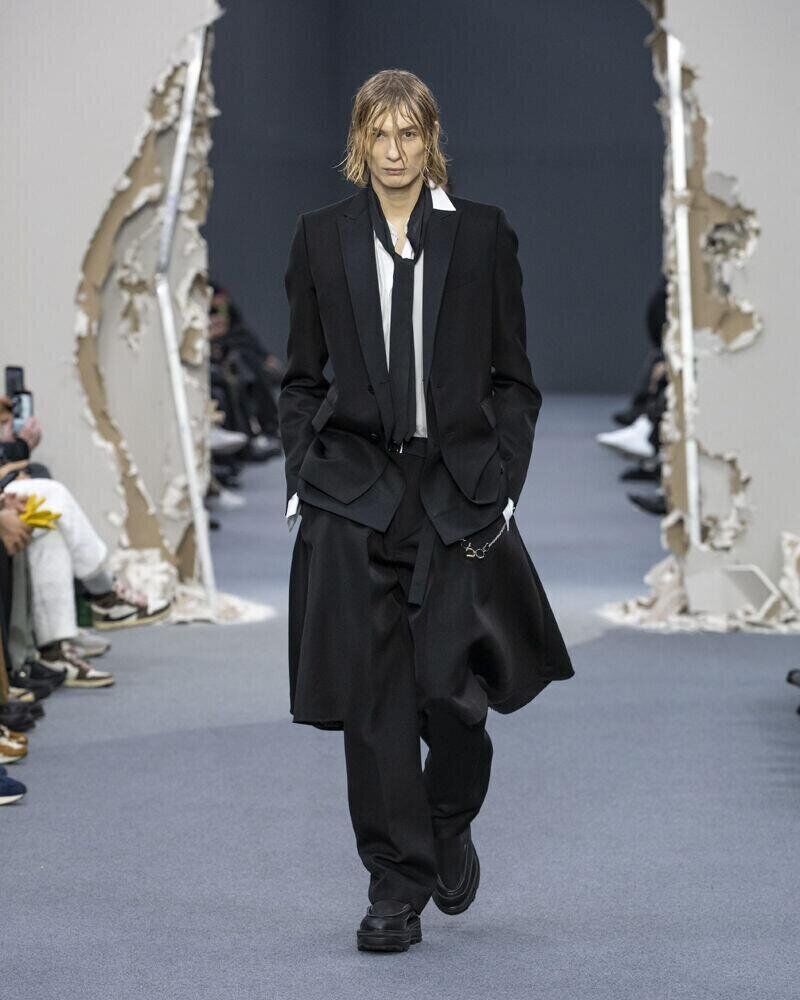 Le défilé Sacai automne-hiver 2026-2027.