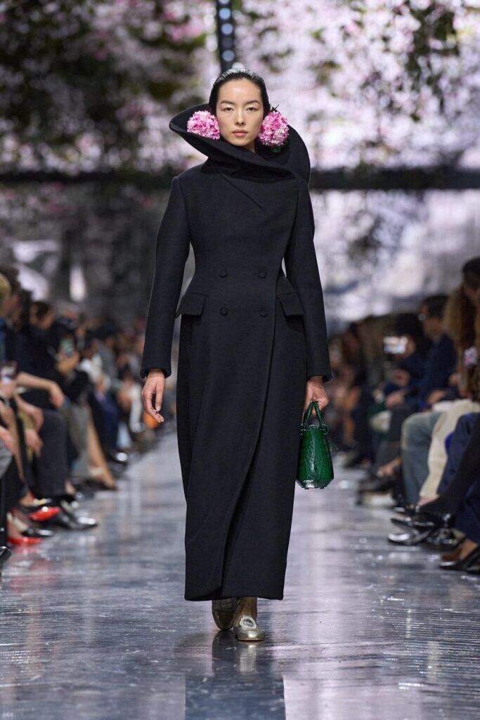 Premier défilé haute couture de Jonathan Anderson pour Dior printemps-été 2026.