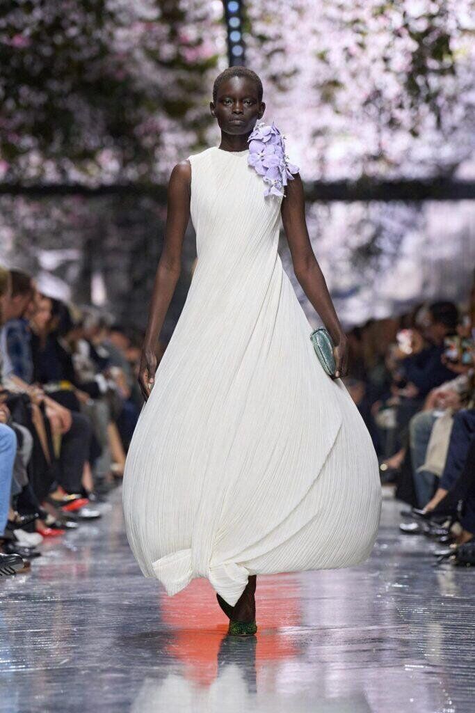 Premier défilé haute couture de Jonathan Anderson pour Dior printemps-été 2026.