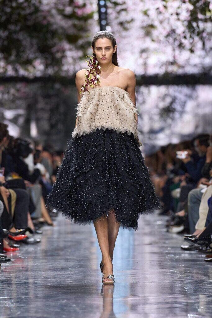Premier défilé haute couture de Jonathan Anderson pour Dior printemps-été 2026.