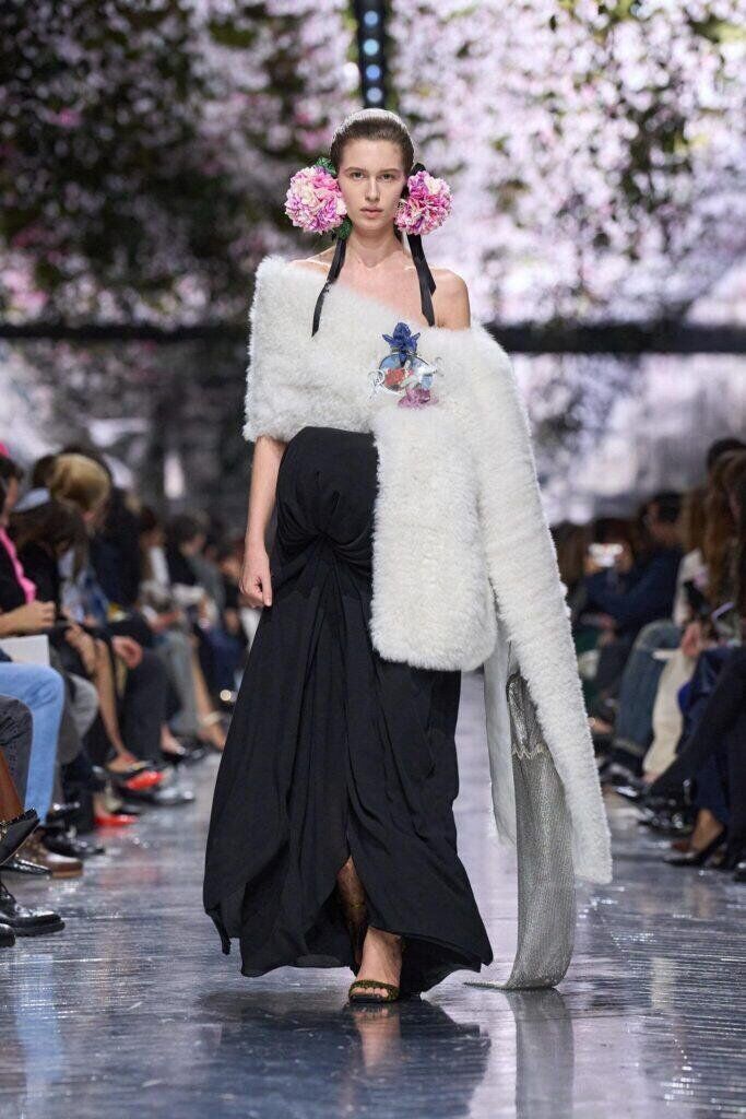 Premier défilé haute couture de Jonathan Anderson pour Dior printemps-été 2026.