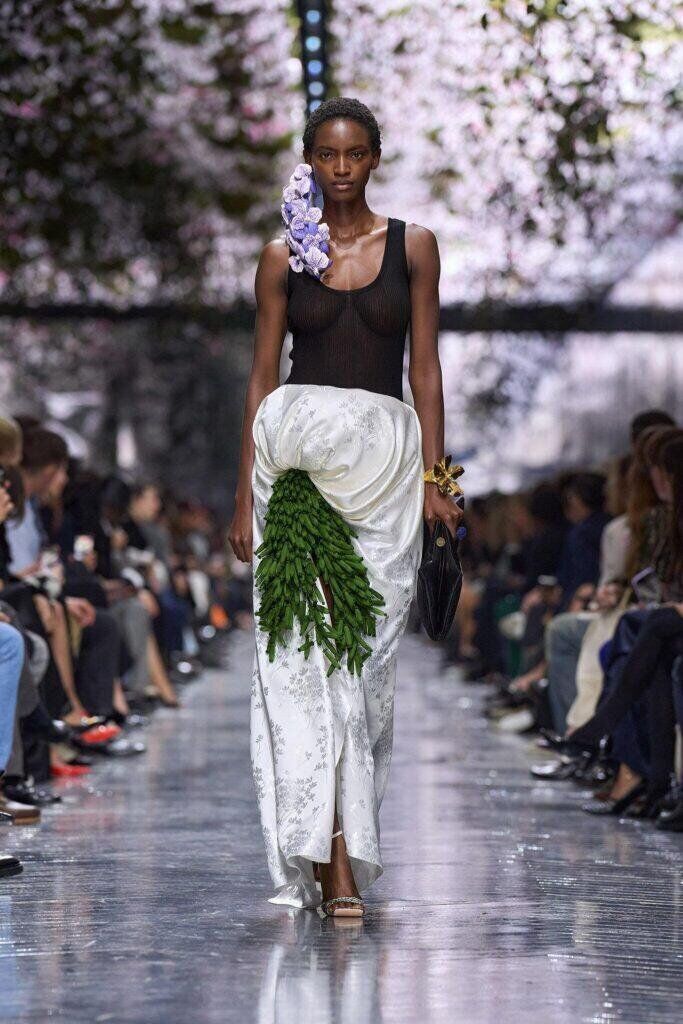 Premier défilé haute couture de Jonathan Anderson pour Dior printemps-été 2026.