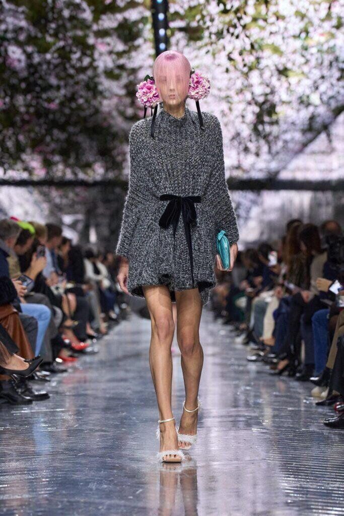 Premier défilé haute couture de Jonathan Anderson pour Dior printemps-été 2026.