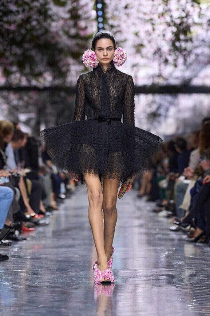 Premier défilé haute couture de Jonathan Anderson pour Dior printemps-été 2026.