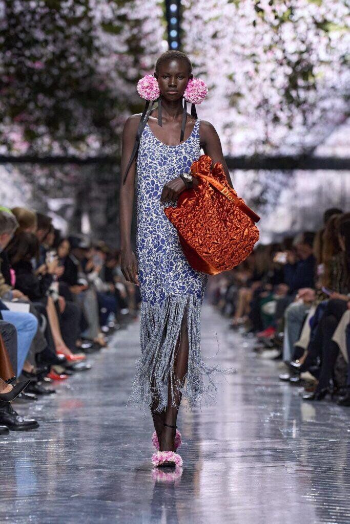 Premier défilé haute couture de Jonathan Anderson pour Dior printemps-été 2026.