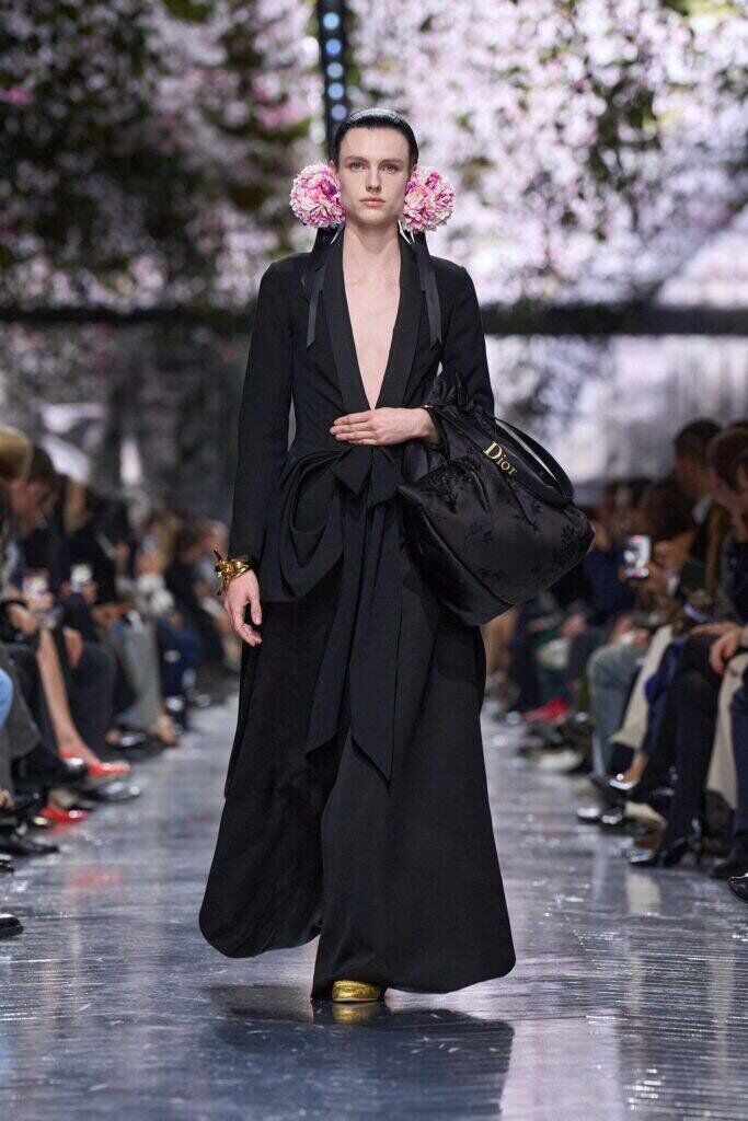 Premier défilé haute couture de Jonathan Anderson pour Dior printemps-été 2026.