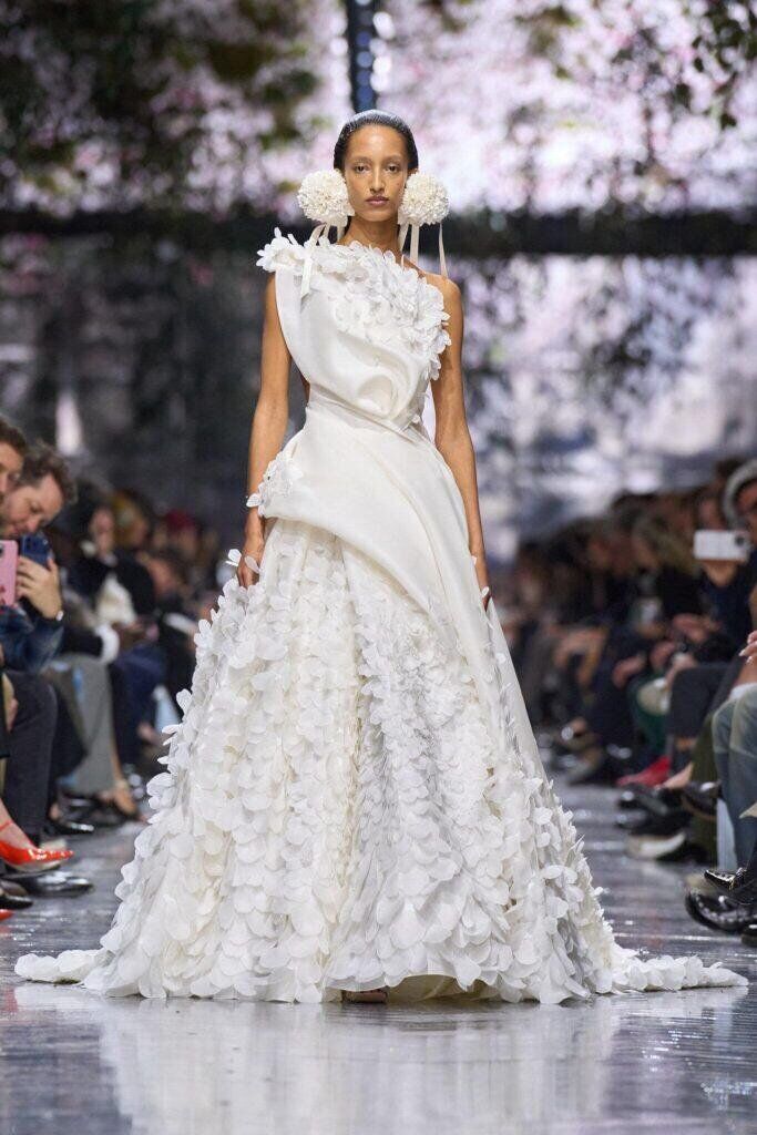 Premier défilé haute couture de Jonathan Anderson pour Dior printemps-été 2026.