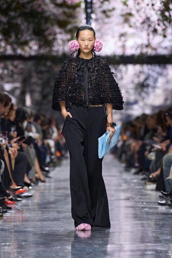 Premier défilé haute couture de Jonathan Anderson pour Dior printemps-été 2026.