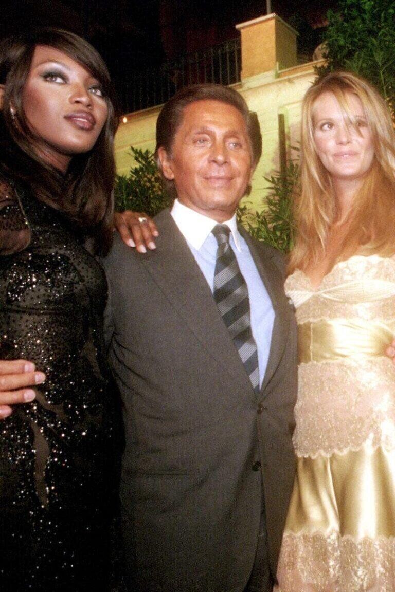 Le couturier italien Valentino, de son vrai nom Valentino Garavani, et les top models Naomi Campbell et Elle Macpherson
