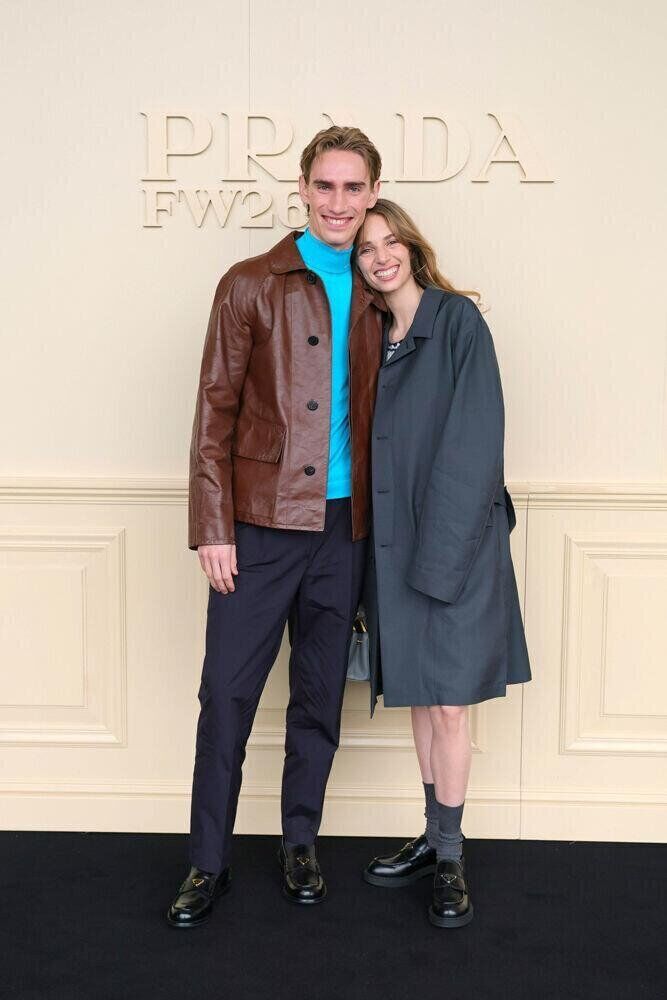 Levon et Maya Hawke au défilé homme Prada automne-hiver 2026-2027.