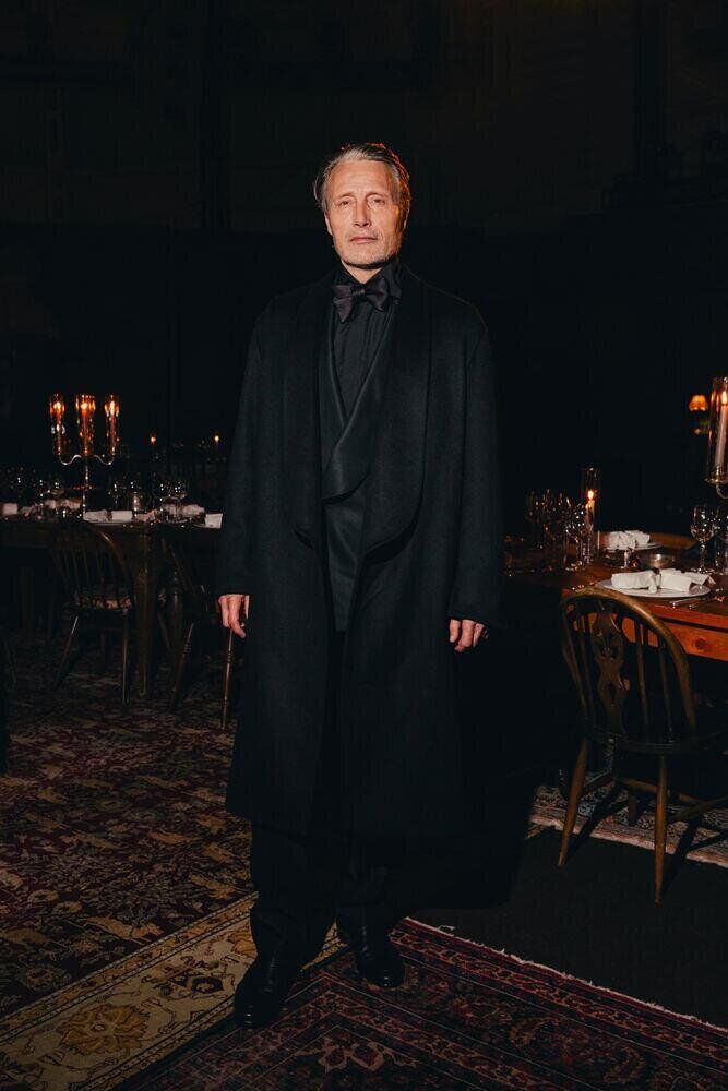 Mads Mikkelsen au défilé Zegna automne-hiver 2025-2026.