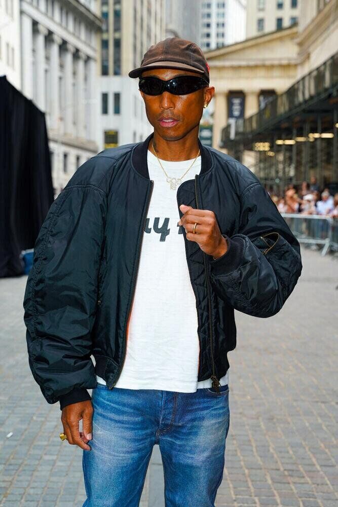 Pharrell Williams au défilé Balenciaga printemps-été 2023 à New York. © Sean Zanni/Patrick McMullan via Getty Images.