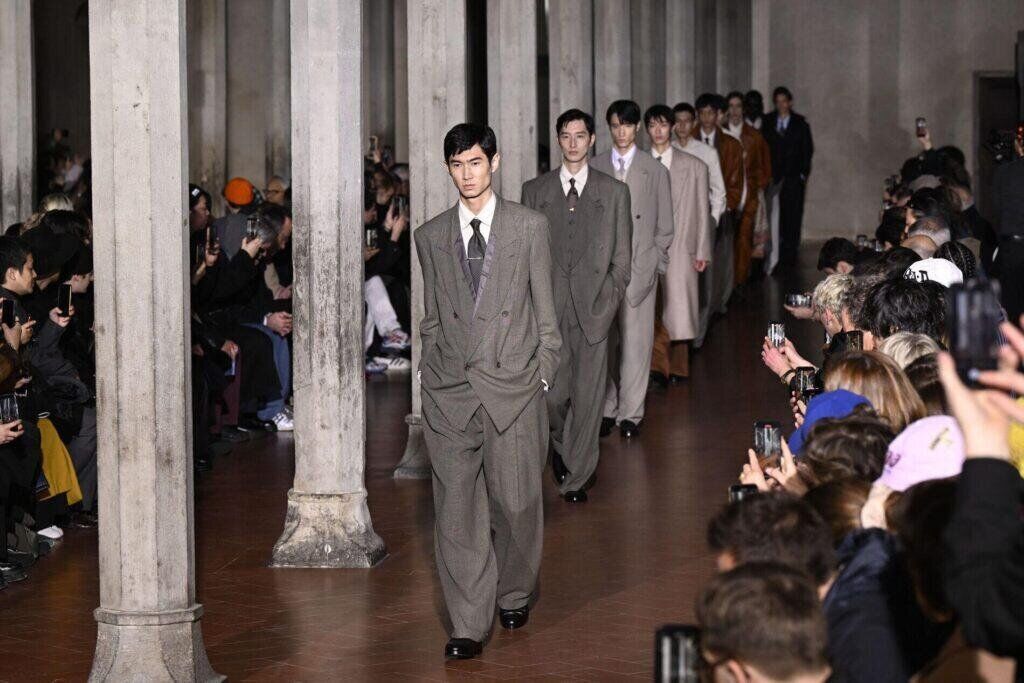Le défilé SOSHIOTSUKI au Pitti Uomo automne-hiver 2026-2027 à Florence.